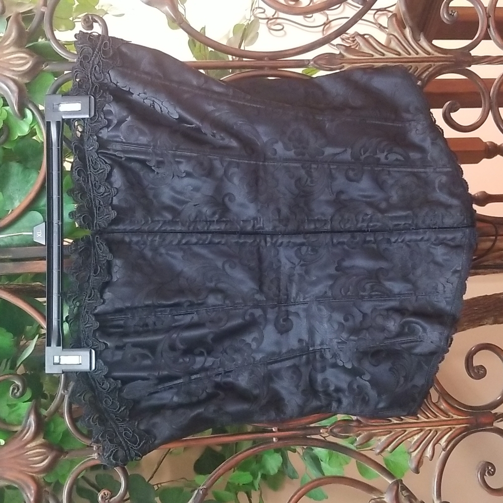 Fredricks Of Hollywood Corset in black size 40